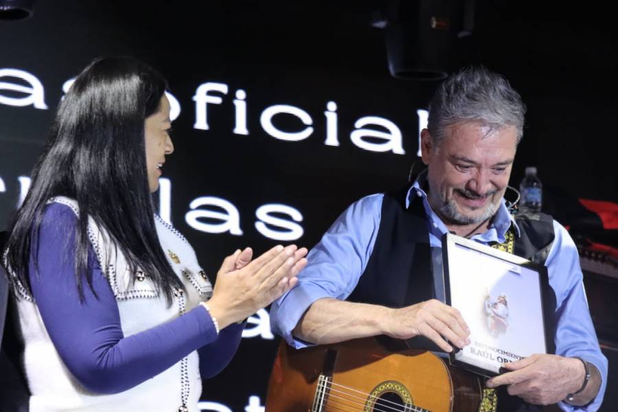 Ariadna Ayala recibe a Raúl Ornelas en el segundo día de la Feria de Atlixco