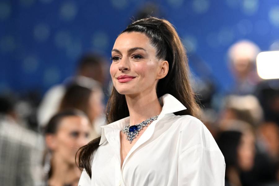 Anne Hathaway deslumbra como Andy Sachs en primer adelanto de 
