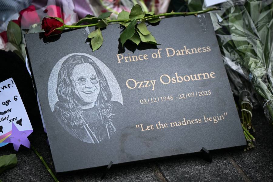 Senado de México rinde homenaje a Ozzy Osbourne tras su fallecimiento a los 76 años