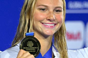Segundo t&iacute;tulo para canadiense McIntosh en Mundial de nataci&oacute;n