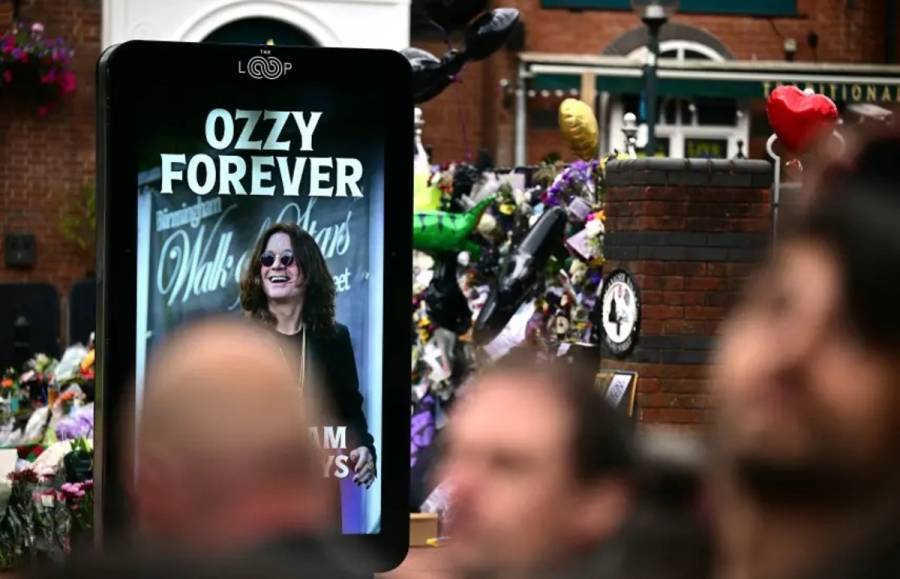Último adiós de miles de fans a Ozzy Osbourne en Birmingham