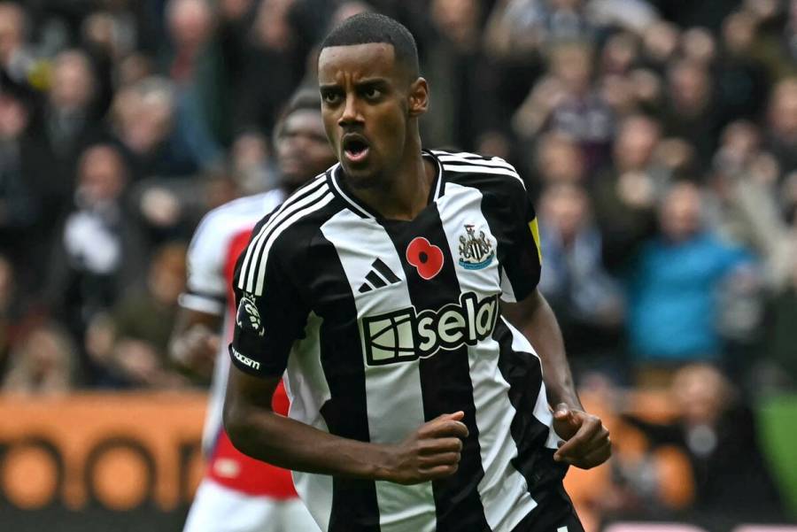 El Newcastle rechaza una oferta del Liverpool por Alexander Isak