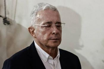 Expresidente colombiano Uribe pagará 12 años de prisión domiciliaria