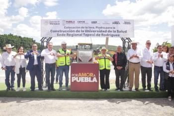 Colocan primera piedra de la Universidad de la Salud en Tepexi