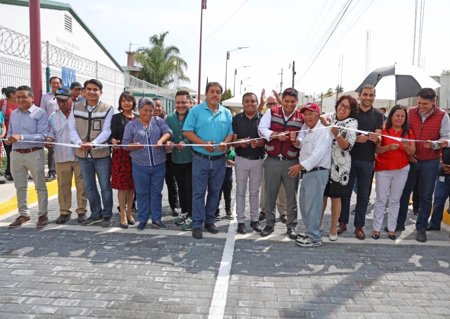 Omar Muñoz entrega obra importante de pavimentación en Sanctorum 