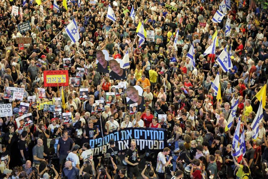 Miles de personas protestan en Tel Aviv contra el plan israelí de ocupar Gaza