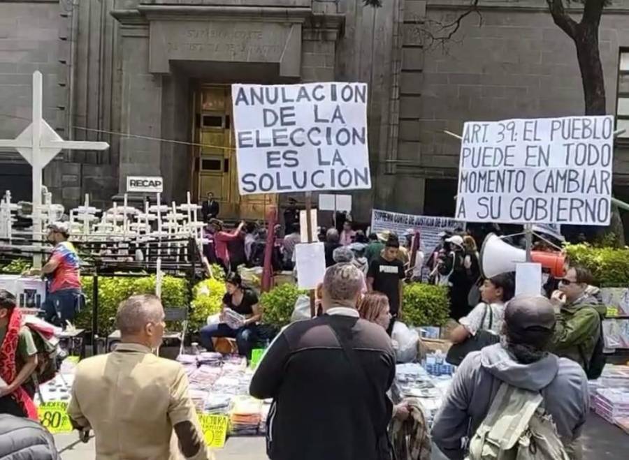 SCJN inicia sesi&oacute;n extraordinaria para resolver impugnaciones electorales; afuera se realizan manifestaciones a favor de anular la elecci&oacute;n judicial