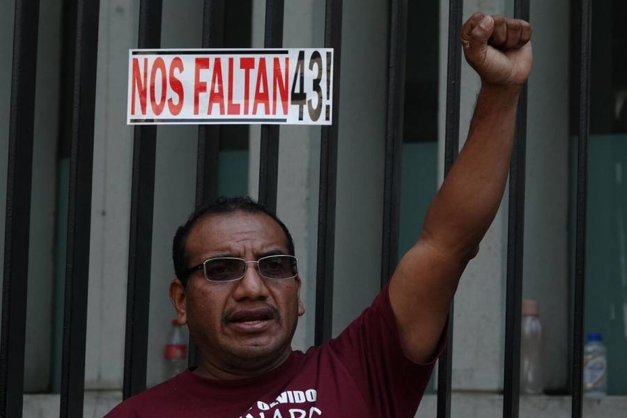 Vidulfo Rosales renuncia como abogado del caso Ayotzinapa