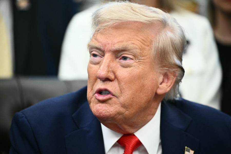 Trump presume liderazgo internacional y se autonombra 