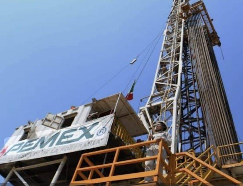 Sheinbaum descarta que Pemex regrese a niveles de producci&oacute;n de los gobiernos de Fox y Calder&oacute;n