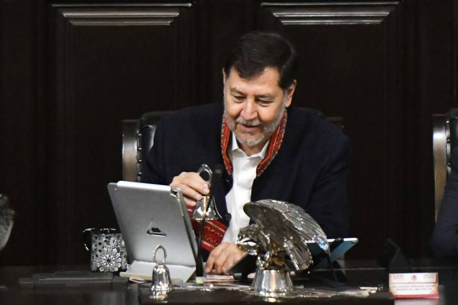Noro&ntilde;a confronta al c&oacute;nsul en Miami y lo califica de “cretino servil” por minimizar condiciones en Alligator Alcatraz