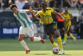 Borussia Dortmund firma al volante de Chelsea Carney Chukwuemeka