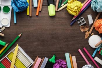 Padres de familia acuden a la Feria de Regreso a Clases para este nuevo ciclo escolar