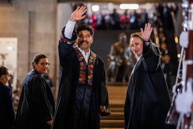 Sheinbaum celebra reducci&oacute;n salarial en la Suprema Corte