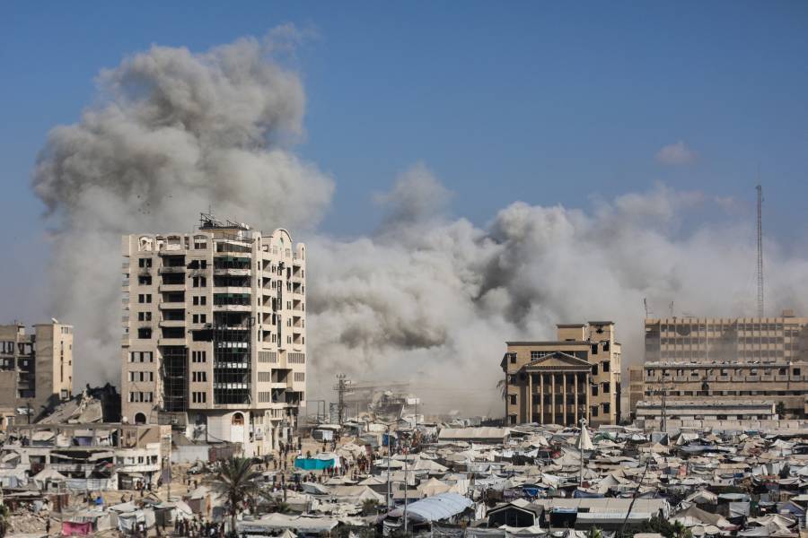 Israel bombardea otro edificio residencial y ampl&iacute;a sus ofensiva en Ciudad de Gaza