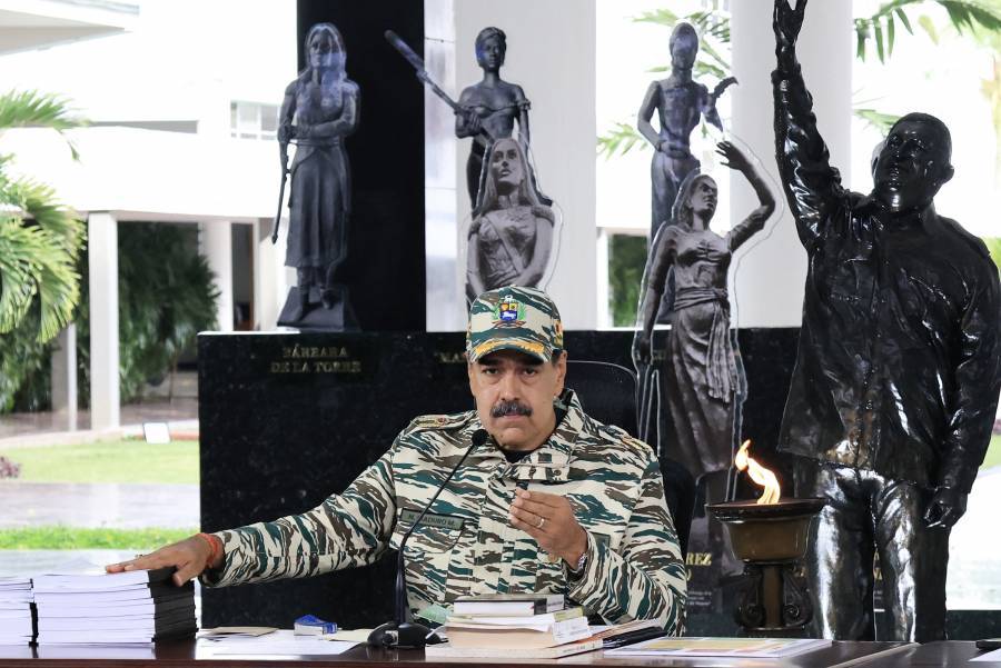 Maduro ratifica movilizaci&oacute;n de 25.000 militares en fronteras de Venezuela
