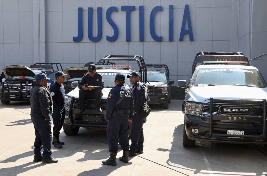 Gobierno de Oaxaca entrega fusiles israel&iacute;es a la polic&iacute;a estatal