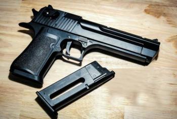 Adolescente se atrinchera con un arma en escuela de Argentina