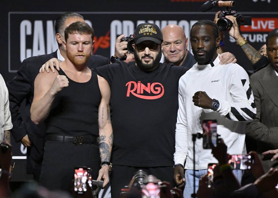 Canelo &Aacute;lvarez y Crawford cumplen con la b&aacute;scula para su pelea en Las Vegas