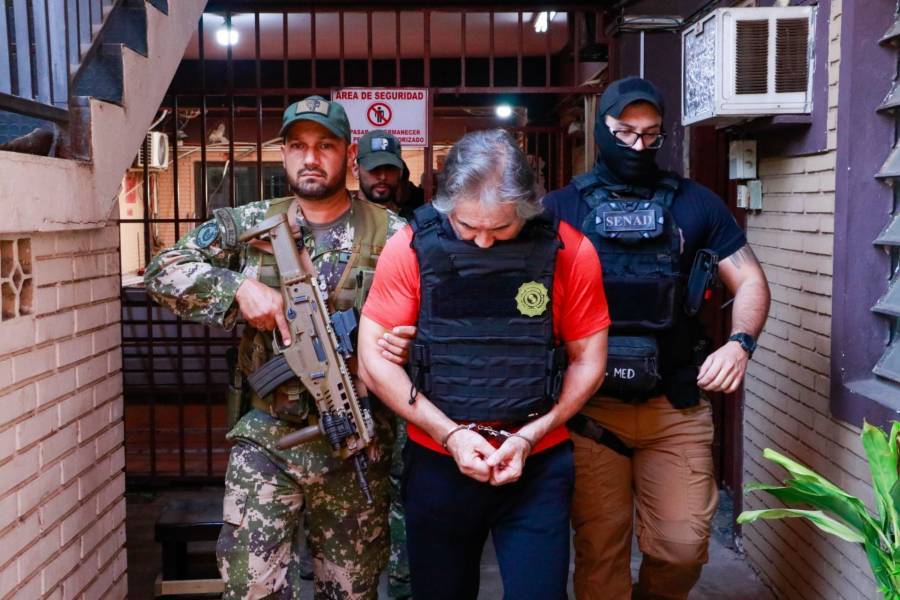 Hern&aacute;n Berm&uacute;dez Requena llega a M&eacute;xico tras ser expulsado de Paraguay; ser&aacute; trasladado al Altiplano