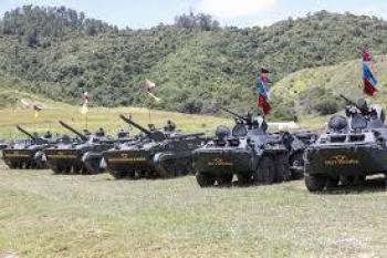 Venezuela inicia ejercicios militares en isla del Caribe en respuesta a despliegue de EU