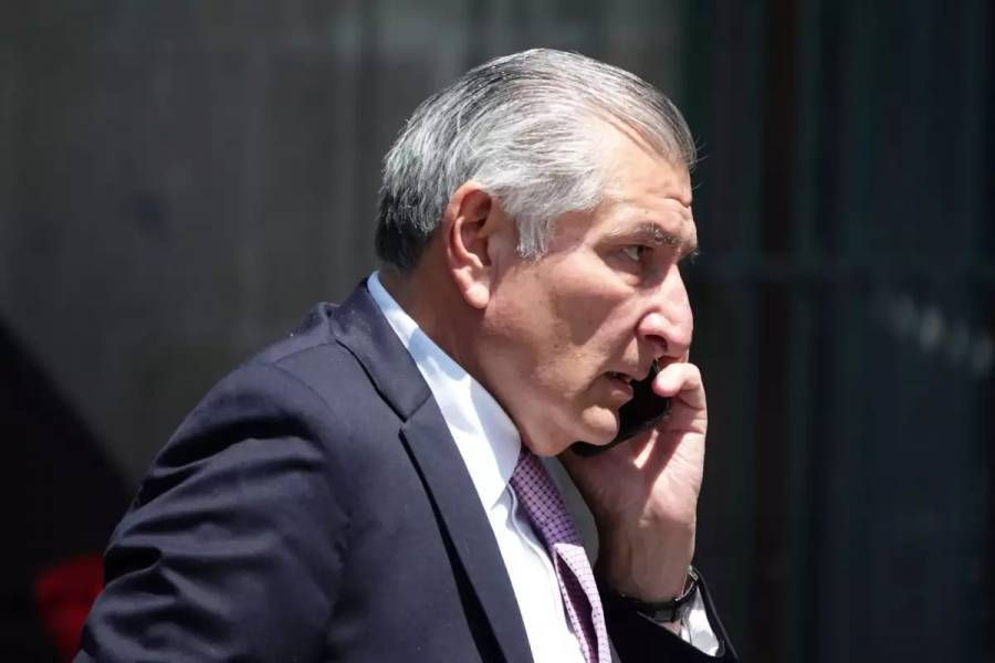 Ad&aacute;n Augusto L&oacute;pez admite ingresos millonarios y aclara v&iacute;nculos con empresas investigadas
