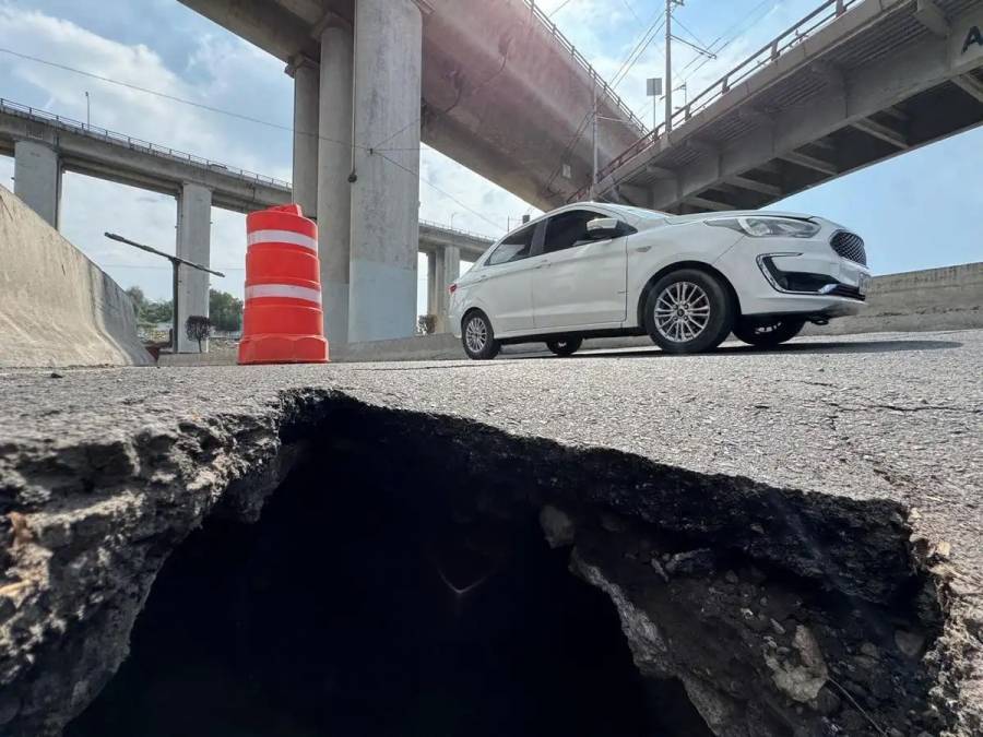 Se abre socav&oacute;n en Puente de la Concordia, cerca de zona de explosi&oacute;n de pipa
