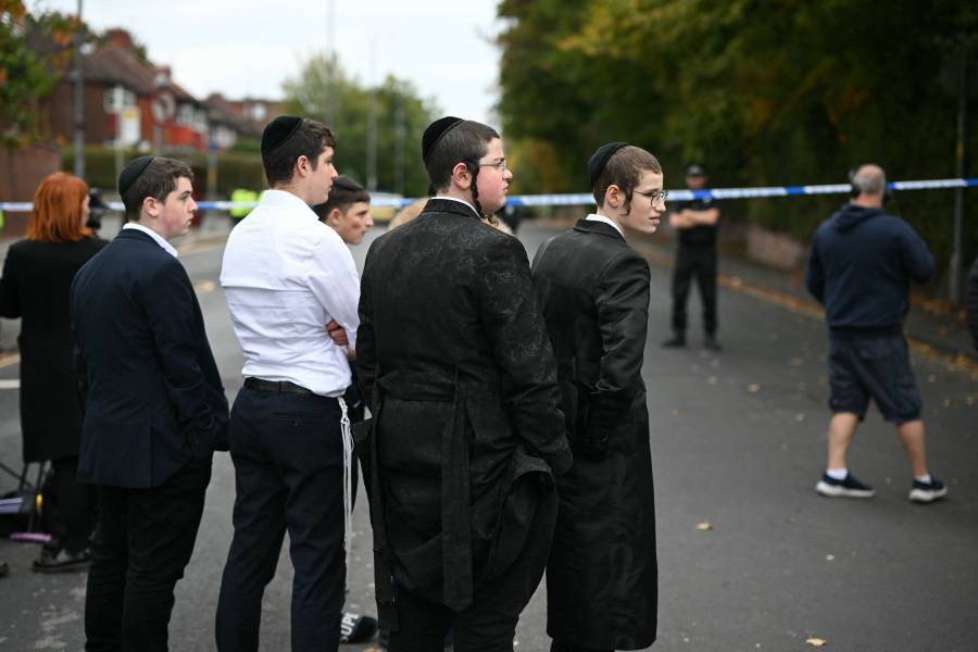 Dos personas asesinadas y cuatro heridas graves en ataque a una sinagoga en M&aacute;nchester