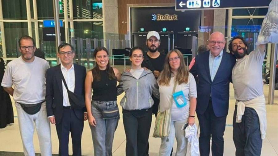 Regresan a M&eacute;xico los connacionales detenidos por Israel durante misi&oacute;n humanitaria en Gaza