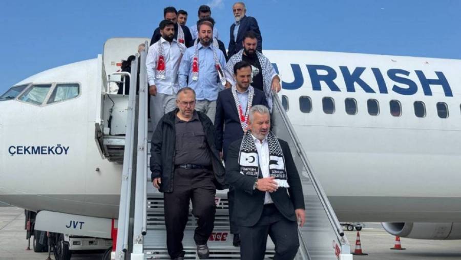 Llegan a Turqu&iacute;a 94 activistas de la Flotilla de la Libertad deportados por Israel
