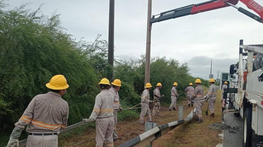 Restablecen 84% servicio el&eacute;ctrico y el tr&aacute;nsito en 130 carreteras federales tras lluvias