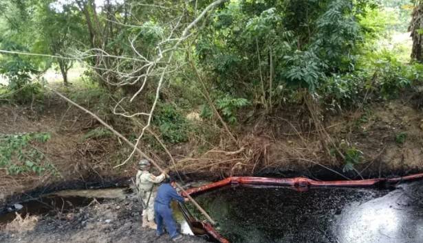 Activan Marina plan por derrame de hidrocarburos en el r&iacute;o Tuxpan-Pantepec