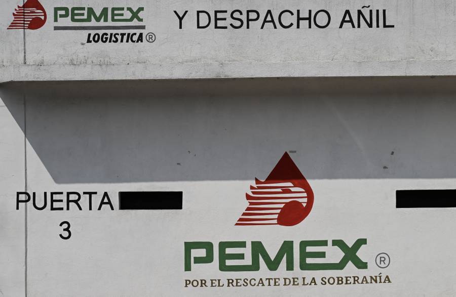 Pemex evac&uacute;a personal tras explosi&oacute;n y fuga de gas en ducto de Atasta, Campeche
