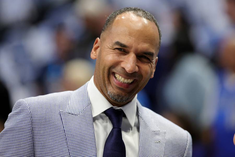 Dallas Mavericks despide al manager general Harrison, que negoci&oacute; a Doncic a los Lakers
