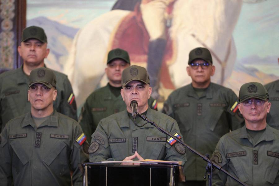 Padrino L&oacute;pez acusa ejecuci&oacute;n de escoltas en la captura de Maduro