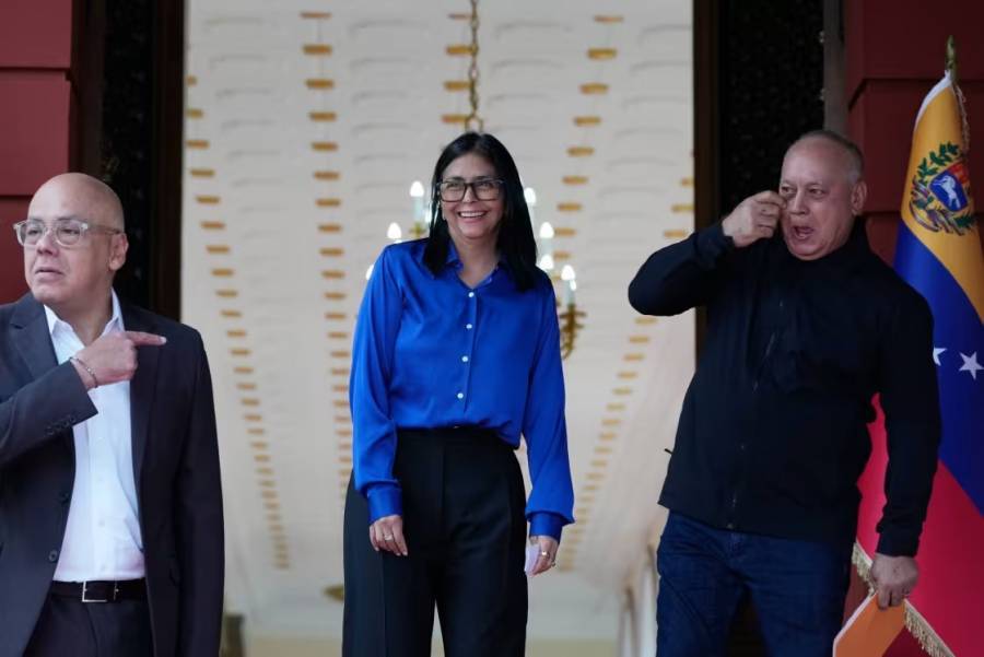Delcy Rodr&iacute;guez insta a aprobar reformas petroleras para atraer inversi&oacute;n extranjera en Venezuela