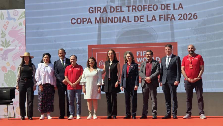 El trofeo m&aacute;s deseado del f&uacute;tbol mundial inicia su recorrido en M&eacute;xico rumbo a la Copa Mundial de la FIFA