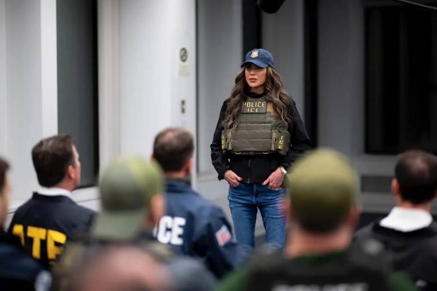 Dem&oacute;cratas exigen dimisi&oacute;n de Kristi Noem y desmantelar ICE tras protestas en Minnesota