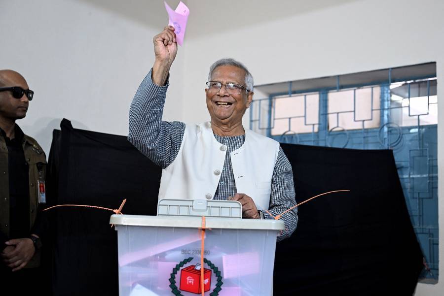 El nobel Muhammad Yunus anuncia su dimisi&oacute;n al mando de gobierno interino en Bangladesh