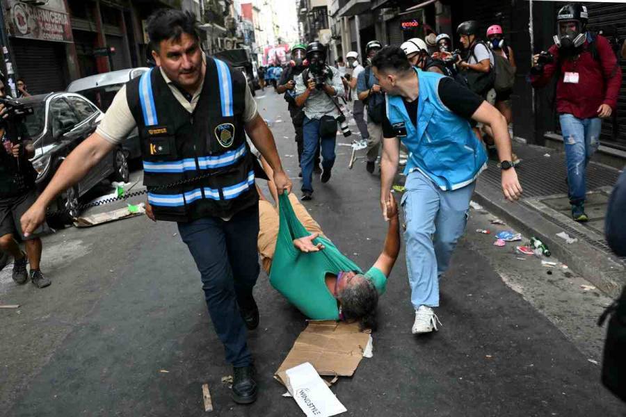Milei advierte a periodistas sobre 