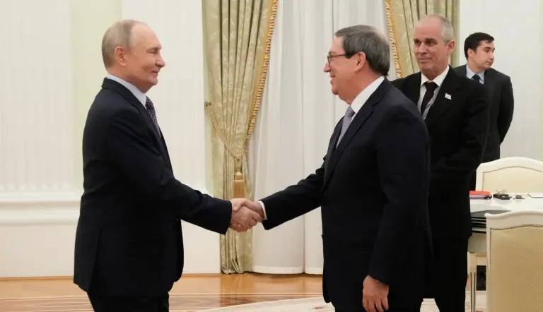Putin reafirma apoyo a Cuba frente al bloqueo energ&eacute;tico de Estados Unidos