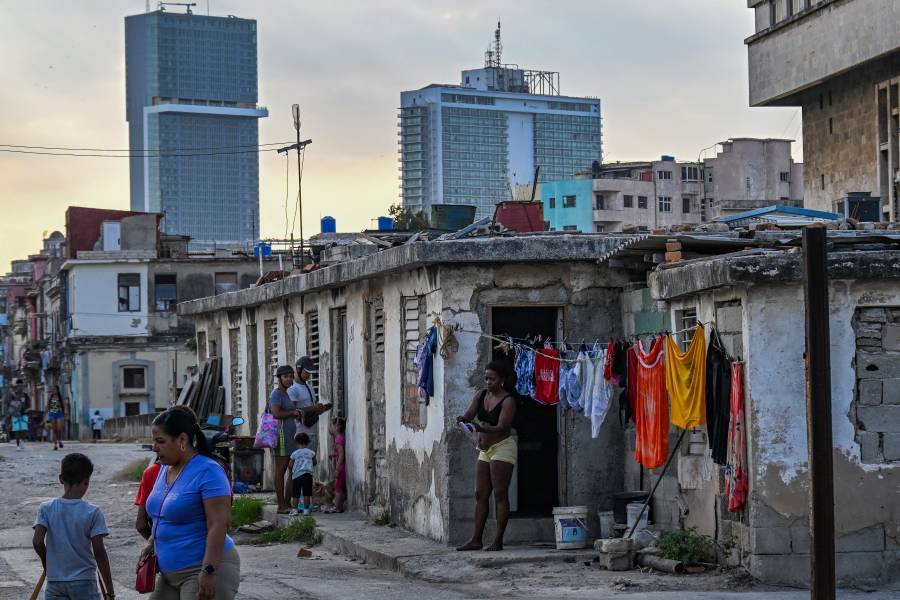 Suprema Corte de EU frena aranceles que condicionaban env&iacute;os de petr&oacute;leo a Cuba