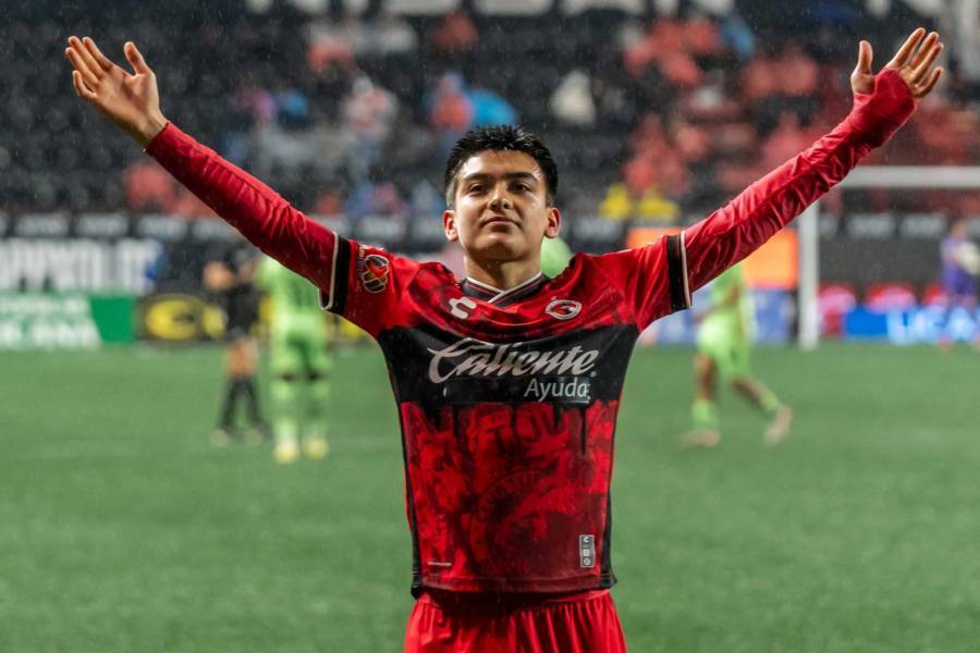Alfredo Tena atribuye lesi&oacute;n de Gilberto Mora a sobrecarga en selecciones nacionales