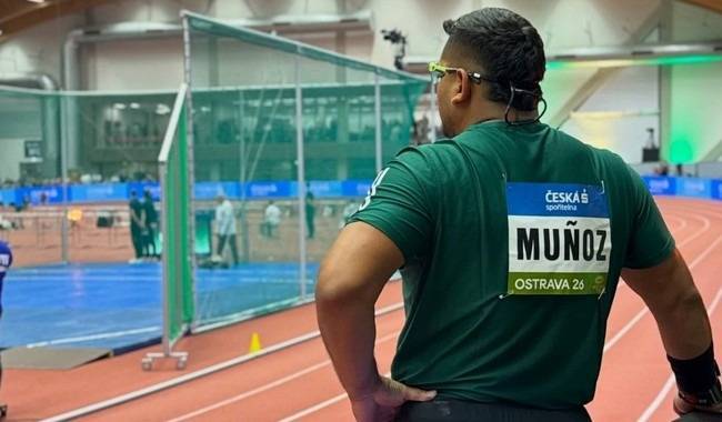 Uziel Mu&ntilde;oz rompe propio r&eacute;cord indoor por tercera vez en cierre de gira europea