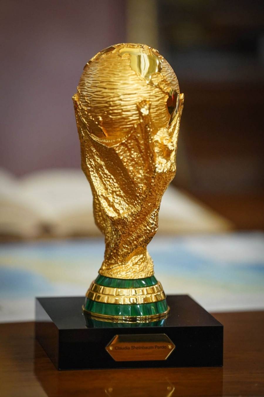 Llega el  trofeo de la Copa Mundial de la FIFA 2026 a M&eacute;xico