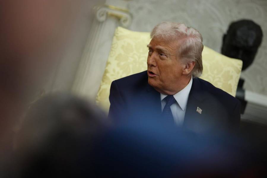 Si es necesario, EU escoltar&aacute; petroleros en el estrecho de Ormuz: Trump