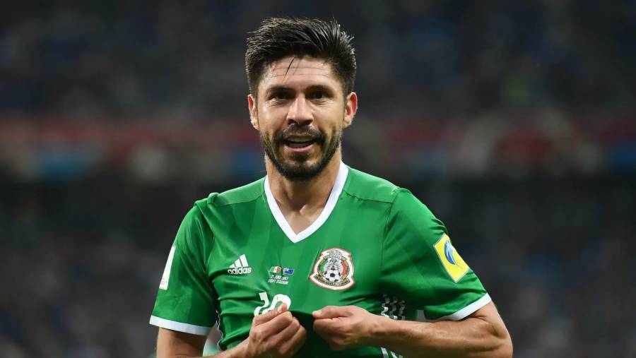 Oribe Peralta env&iacute;a apoyo a Malag&oacute;n y analiza convocatoria de Fidalgo al Tri