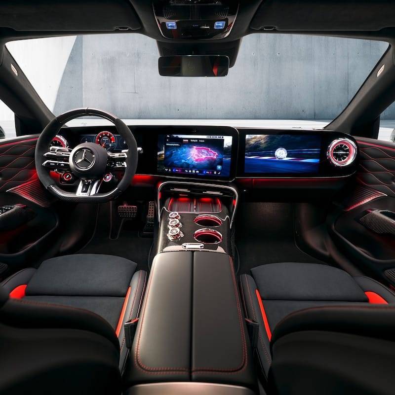 Arquitectura digital y ergonom&iacute;a deportiva: claves del interior del Mercedes-AMG GT Coup&eacute; 4 Door