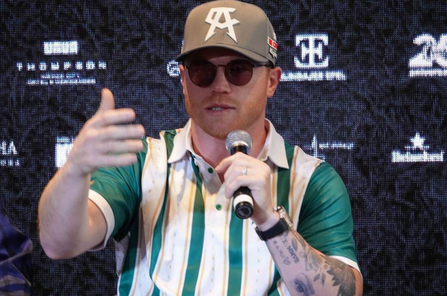 Canelo &Aacute;lvarez perfila a Lester Mart&iacute;nez como posible rival para su regreso en septiembre de 2026