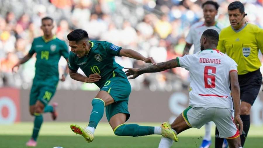 Bolivia remonta a Surinam y sue&ntilde;a con el Mundial